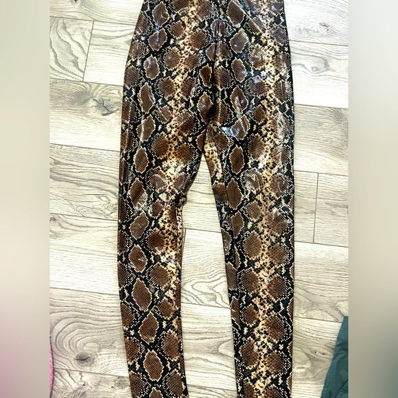 Commando Snake Print stretchy pants - Picture 1 of 3